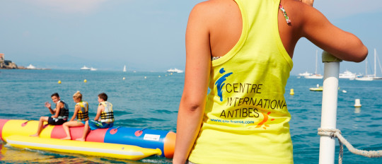 Was sollte man für einen Sprachaufenthalt in Antibes in den Koffer packen?
