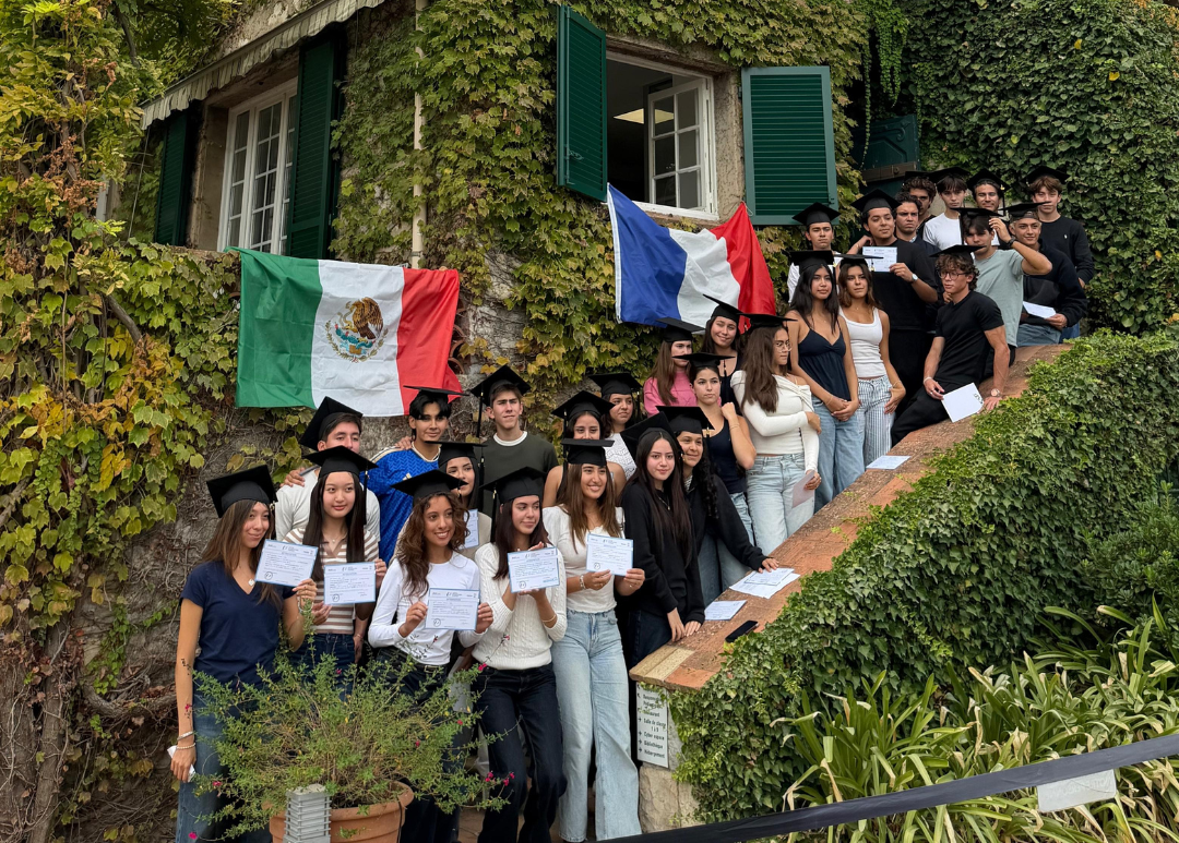 Mexikanische Schüler feiern den Abschluss ihres Französisch-Sprachaufenthalts in Antibes