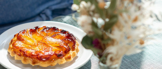 Die Tarte Tatin : ein klassiker der französischen konditorkunst